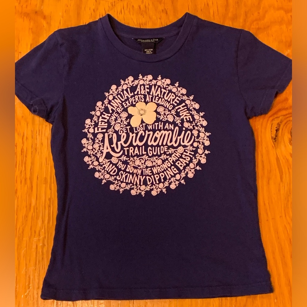 Vintage A&F t shirt. Size Medium